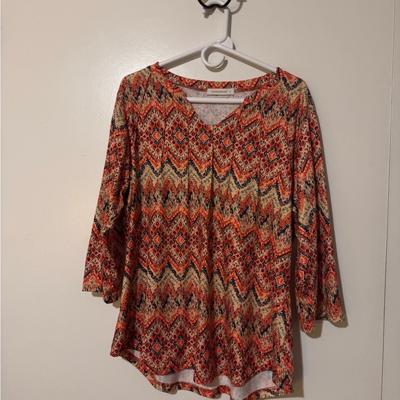 Fantaslook Tops - Vibrant Chevron Patterned Women's Top